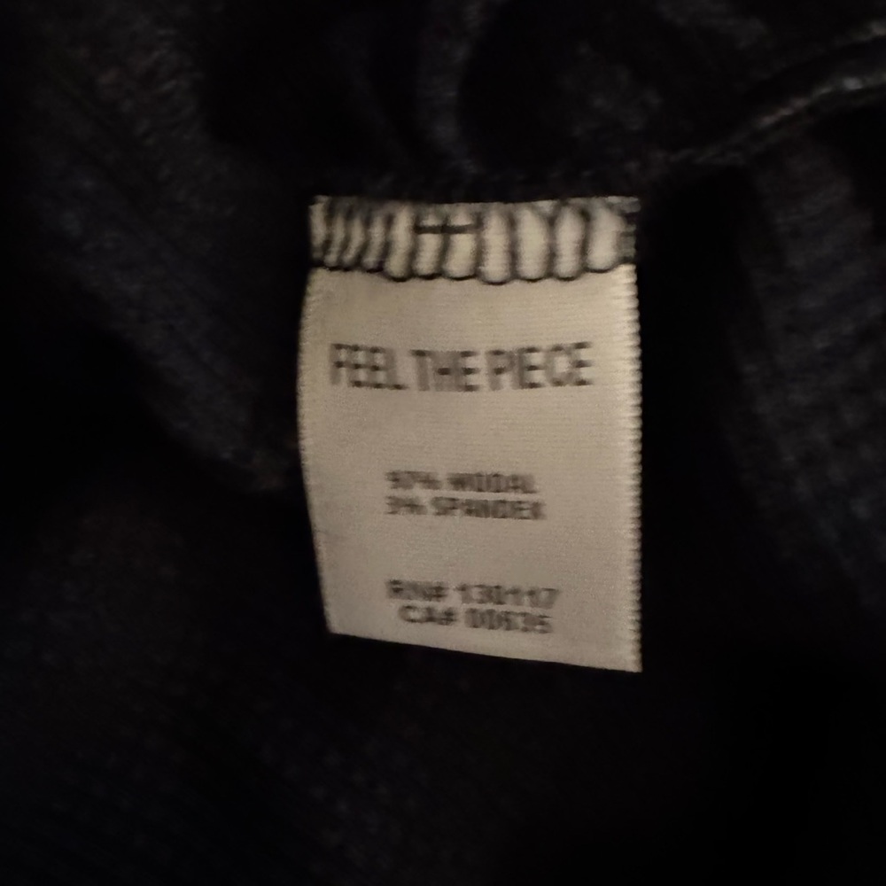 Feel The Piece Black Long Sleeve V-Neck Top NWOT - Picture 8 of 8